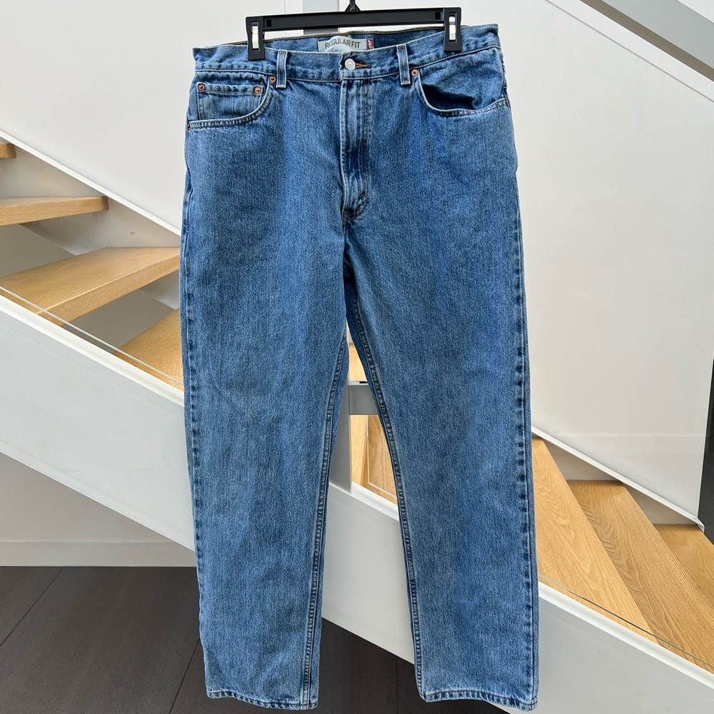 Mens Levi's regular fit jean.